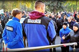В Донецке митингуют: люди не довольны очередями на КПП в сторону свободной Украины
