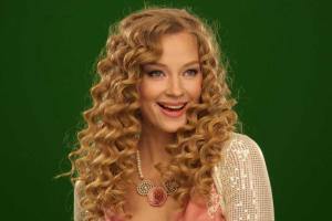 Новый возлюбленный Светланы Ходченковой хочет сделать актрису более женственной