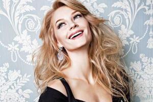 Претензии жениха заставляют Светлану Ходченкову всегда выглядеть настоящей леди