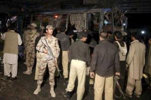 Теракт в Пакистане: взорван автобус, много погибших и раненых