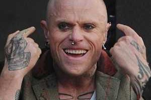 Эпатажный лидер группы The Prodigy застрял в Питере, потеряв паспорт