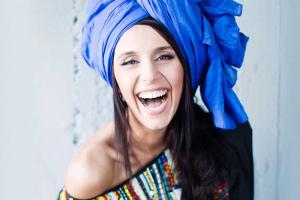 Певица Джамала отдыхает на море и дарит поклонникам "кусочек лета"