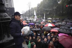 Радикалы во главе с Ляшко разбивают палаточный городок под зданием Кабмина, протестуя  против высоких тарифов