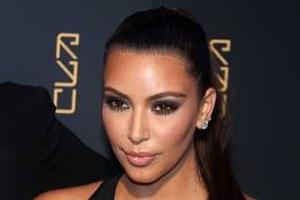 Ким Кардашьян шокировала публику откровенным кружевным нарядом