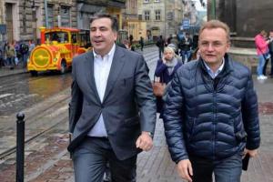 На предстоящих выборах мэра Львова Саакашвили поддерживает Садового