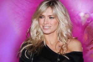 Певица Вера Брежнева подарила поклонникам пикантное фото