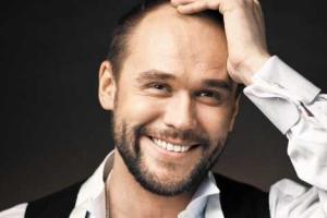 Актер Максим Аверин влюблен в свою профессию, почему не хочет жениться