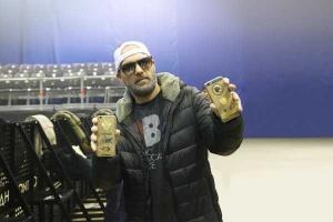 Фронтмену группы Limp Bizkit подарили iPhone 6s с портретом Путина 