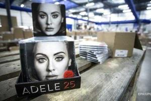 Новый альбом певицы Адель в США побил рекорд по продажам за первую неделю