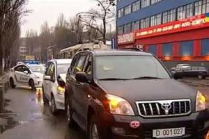 Пьяный сотрудник посольства России устроил ДТП в центре Киева