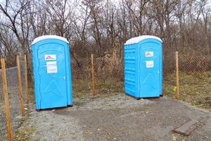 На пунктах пропуска в зоне АТО уберут туалеты и баки с водой