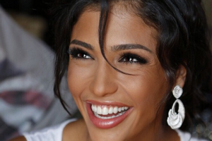 Красотка Санта Димопулос показала публике своего мужа