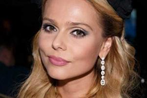 Экс-участница группы "Блестящие" вывела в свет нового мужа 