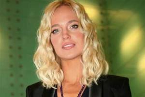 Певица Глюкоза призналась, что сексуальные наряды ей выбирает муж