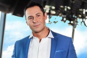 Певец Стас Костюшкин устроил домашнюю фотосессию для своей беременной жены