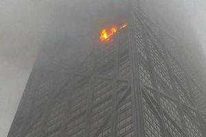 В Чикаго тушили пожар на 99 этаже небоскреба