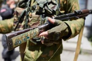 Боевики "ЛНР" очень разозлены: их разоружают, зарплату урезают, местных командиров отстраняют 