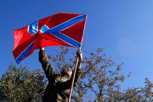 В Сеть попало видео, на котором человек в рясе поет оду "Новороссии" в стиле металл