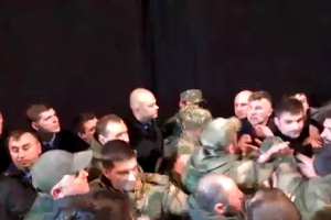 Декоммунизация в действии: в Харькове на слушаниях о переименовании улиц "провели" кулачные бои 