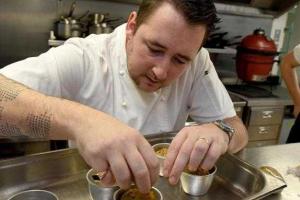 В Британии к Рождеству приготовили пудинг с золотом