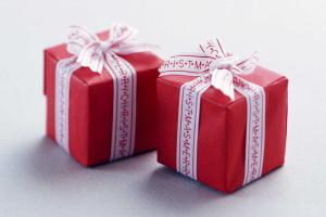 В "ЛНР" новогодние подарки получит только определенная группа детей