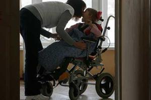 В российском городе Набережные Челны с утренника в детском саду выгнали девочку с ДЦП