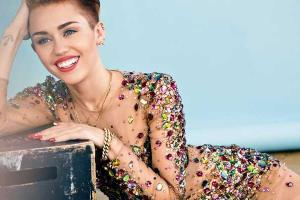 Эпатажная певица Майли Сайрус обнажилась для журнала V Magazine