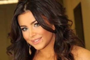 Певица Ани Лорак подарила фанатам свой снимок в сексуальном кружевном платье 