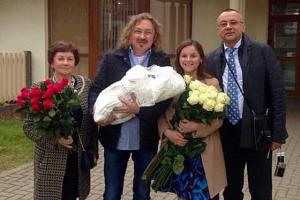 Певец Игорь Николаев боится разбаловать новорожденную дочку