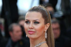 Поклонники Виктории Бони критикуют красавицу за черствое обращение с родной дочерью