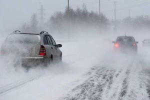 Снегопад в Финляндии: стоят поезда, десятки тысяч жителей остались без связи, радио и электричества