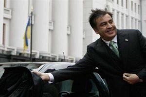 Журналисты рассказали и показали на каких авто приехали участники Антикоррупционного форума