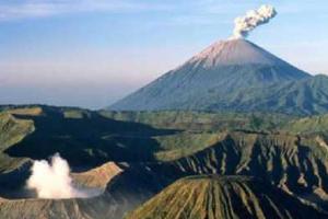 В Японии "проснулся" один из крупнейших вулканов в мире