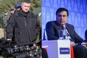 Пока политики скандалят, Сеть рвет "альтернативное видео" стычки Авакова и Саакашвили