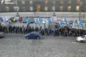 Под стенами Верховной Рады проходит акция с требованием отставки Яценюка