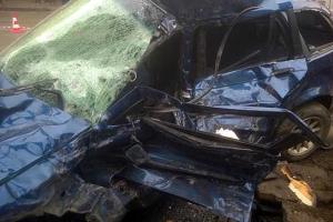 В Ужгороде автомобиль "BMW" влетел в столб: водитель погиб на месте аварии