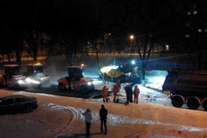 В Полтаве новый асфальт уложили прямо поверх снега