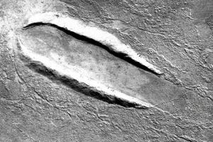 На Марсе обнаружено место посадки летающей тарелки инопланетян