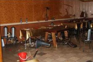 В Сеть попали первые кадры с места кровавой ночной перестрелки в кафе на западе Москвы