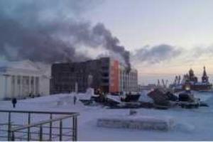 Обозленный российский пенсионер, не получив квартиру, без раздумий поджег мэрию: есть жертвы