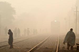 Кровавый экстрим: в Пакистане молодой человек погиб, пытаясь сделать селфи с надвигающимся на него поездом 