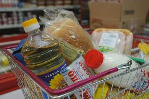 Кабмин составил список продуктов, которые разрешено ввозить в Крым