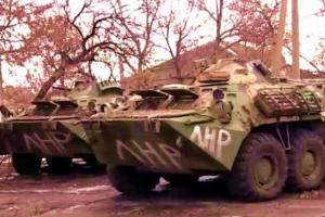 Российские кураторы "чистят" ряды "армии" боевиков на Донбассе, готовя людей и технику к боям