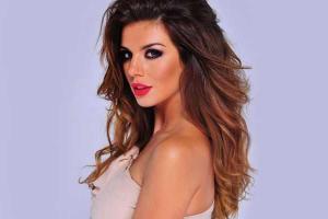 Певица Анна Седокова подарила поклонникам соблазнительное селфи в Instagram