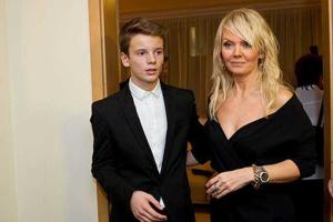 В Сеть попали пикантные снимки с сыном певицы Валерии