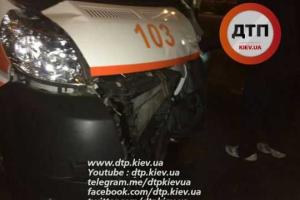 В Киеве произошло ДТП с участием "скорой": пострадали три автомобиля, жертв нет