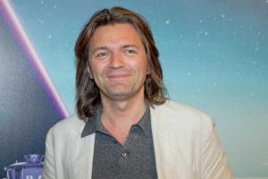 Поклонников Дмитрия Маликова повеселило новое творение певца