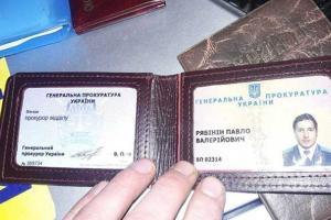 Столичные полицейские задержали пьяного прокурора, устроившего стрельбу по горящим фонарям