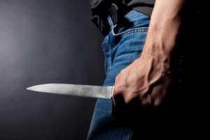 Любовь "до гроба": в России мужчина, не сумев вернуть жену, зарезал женщину вместе с двумя своими детьми