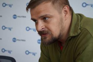 Организация "Правый сектор" завершает участие в акции по блокаде Крыма и уходит с блокпостов